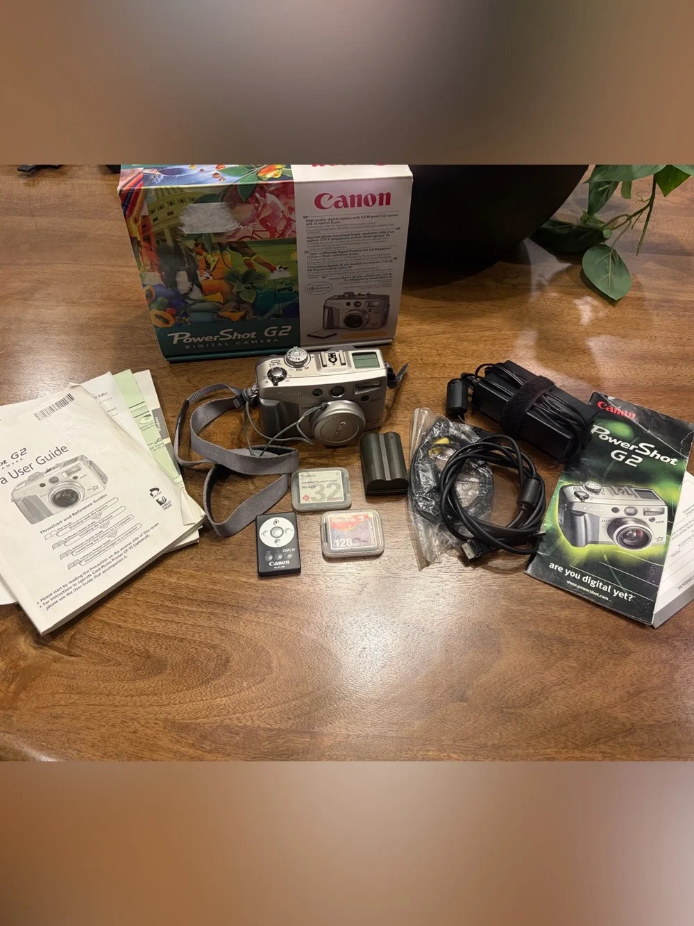 Canon Powershot G2 4MP Digital Camera,+Charger +Batt.+Memo.Card+USB Cable+Remote